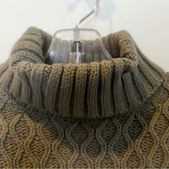 Aspen Kids Shawl/Shrug Turtleneck Sweater with Faux Fur Details Size 2T - Picture 5 of 8